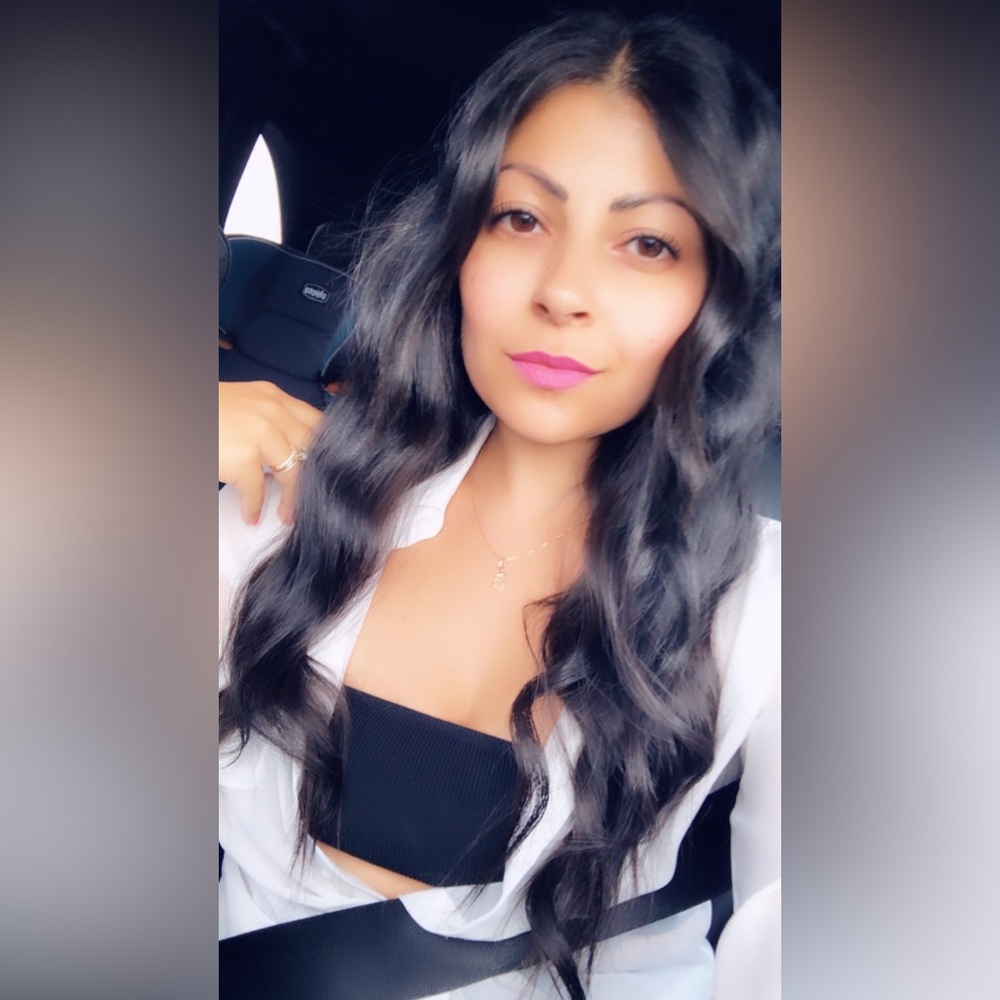 Meet your posher Regina!